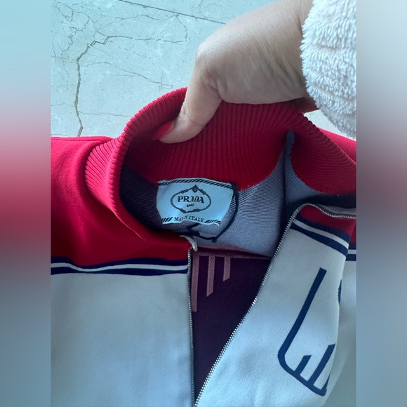 Prada sweater 2023